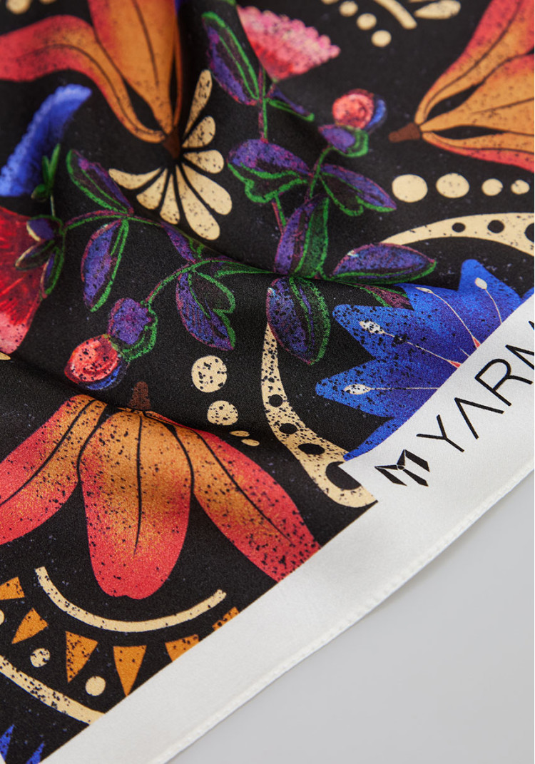 CLASSIC MEN'S POCKET SQUARE BLACK FLOWER PRINT, Photo 3