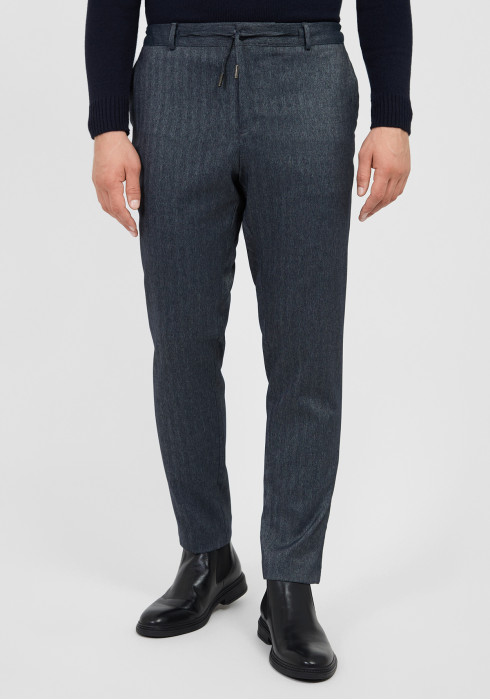 КЛАСИЧНІ ЧОЛОВІЧІ БРЮКИ ТЕМНО-СИНІ В СМУЖКУ