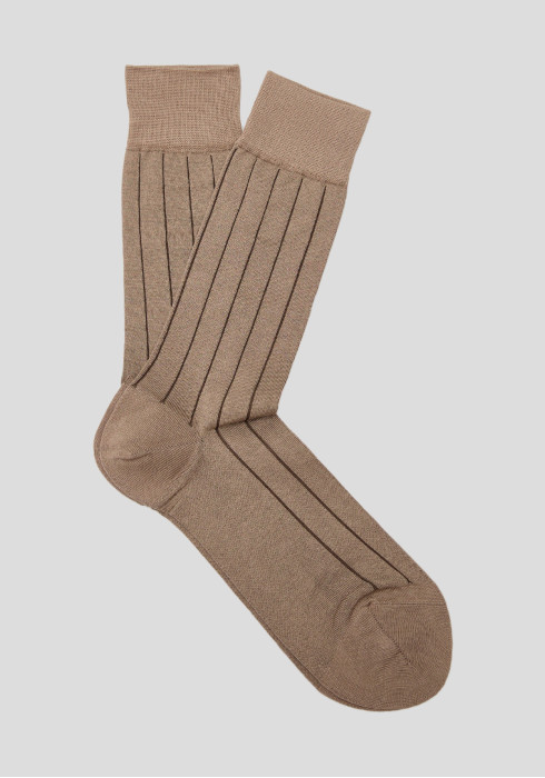 КЛАСИЧНІ ЧОЛОВІЧІ ШКАРПЕТКИ БЕЖЕВІ В КОРИЧНЕВУ СМУЖКУ