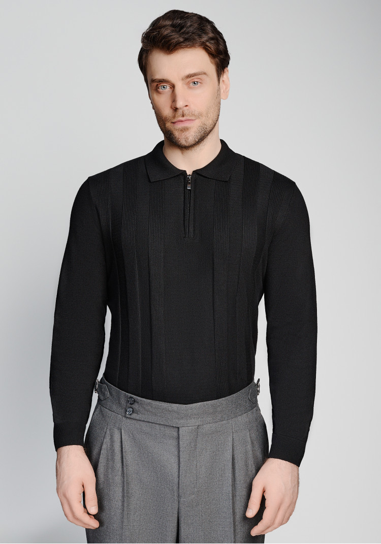 ЧОРНЕ ПОЛО В РУБЧИК НА БЛИСКАВЦІ