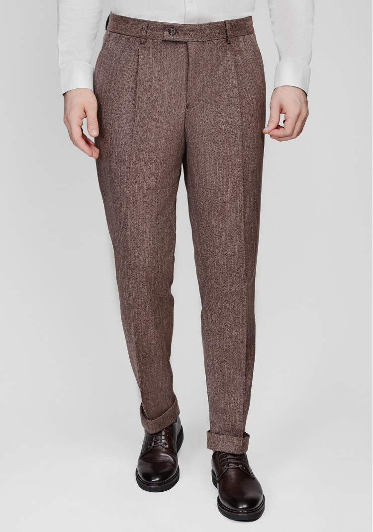 КЛАСИЧНІ ЧОЛОВІЧІ БРЮКИ КОРИЧНЕВІ В ЯЛИНКУ