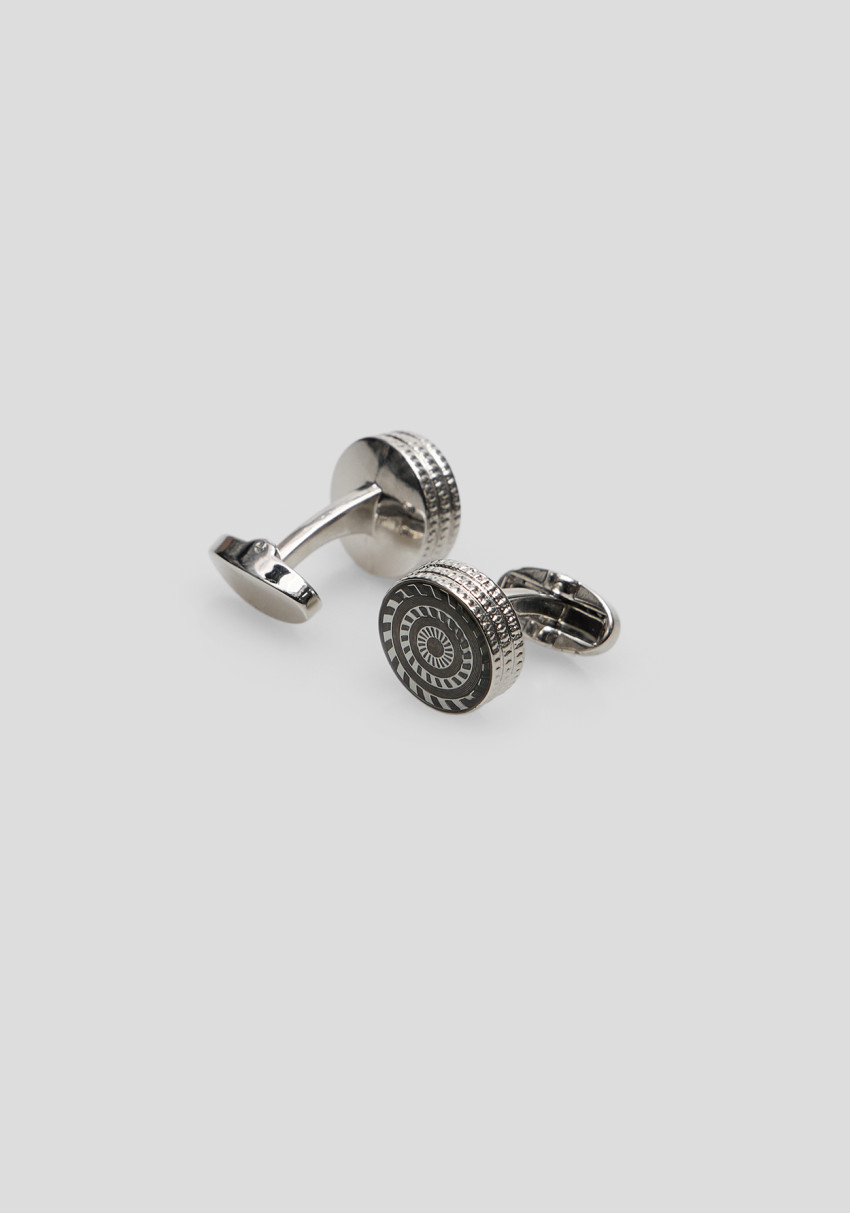 Men's silver round cufflinks with a decorative pattern, Photo 1