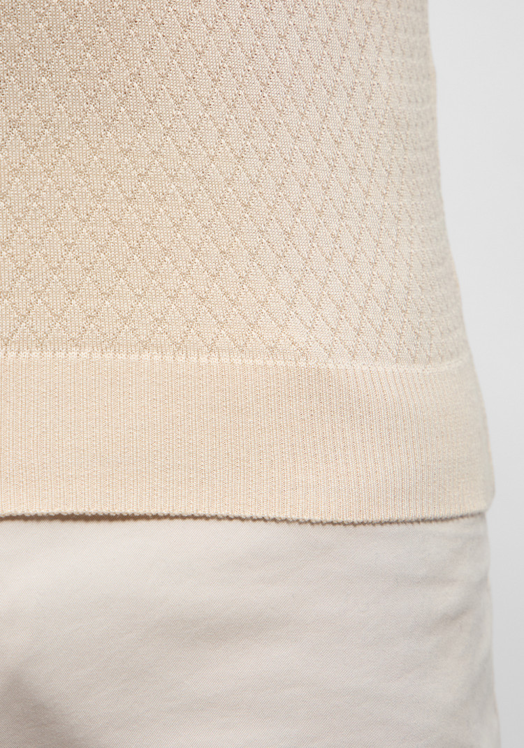 Classic men's beige polo with a textured geometric pattern, Photo 4